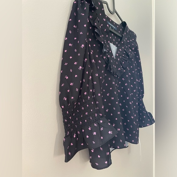 New French Connection 3/4 length sleeves size XS black with pink flowers - Picture 2 of 8